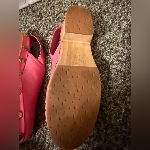 Charlotte Stone Pink Leather Mules with Gold Accents - Picture 9 of 16